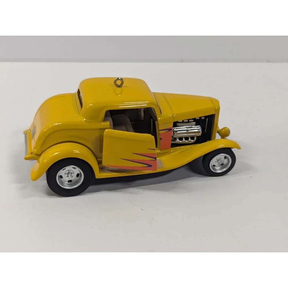 2015 Hallmark Keepsake Ornament 1932‎ Ford -1st in Keepsake Kustoms Series